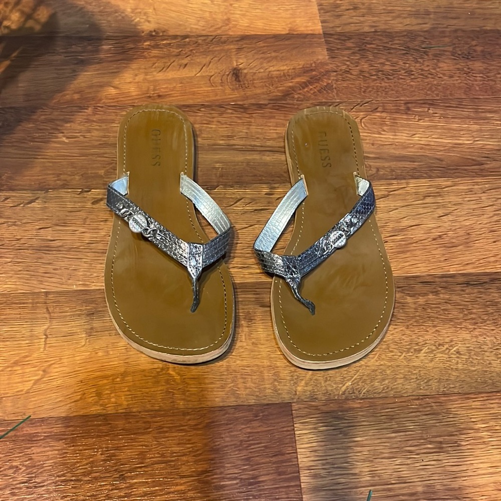 Guess Flip Flops